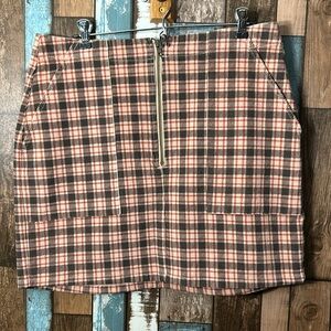 Wild fable 12 plaid zip front skirt